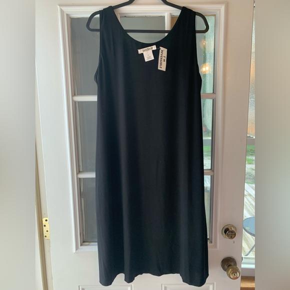 Reversible floral print and solid black dress - Picture 7 of 9